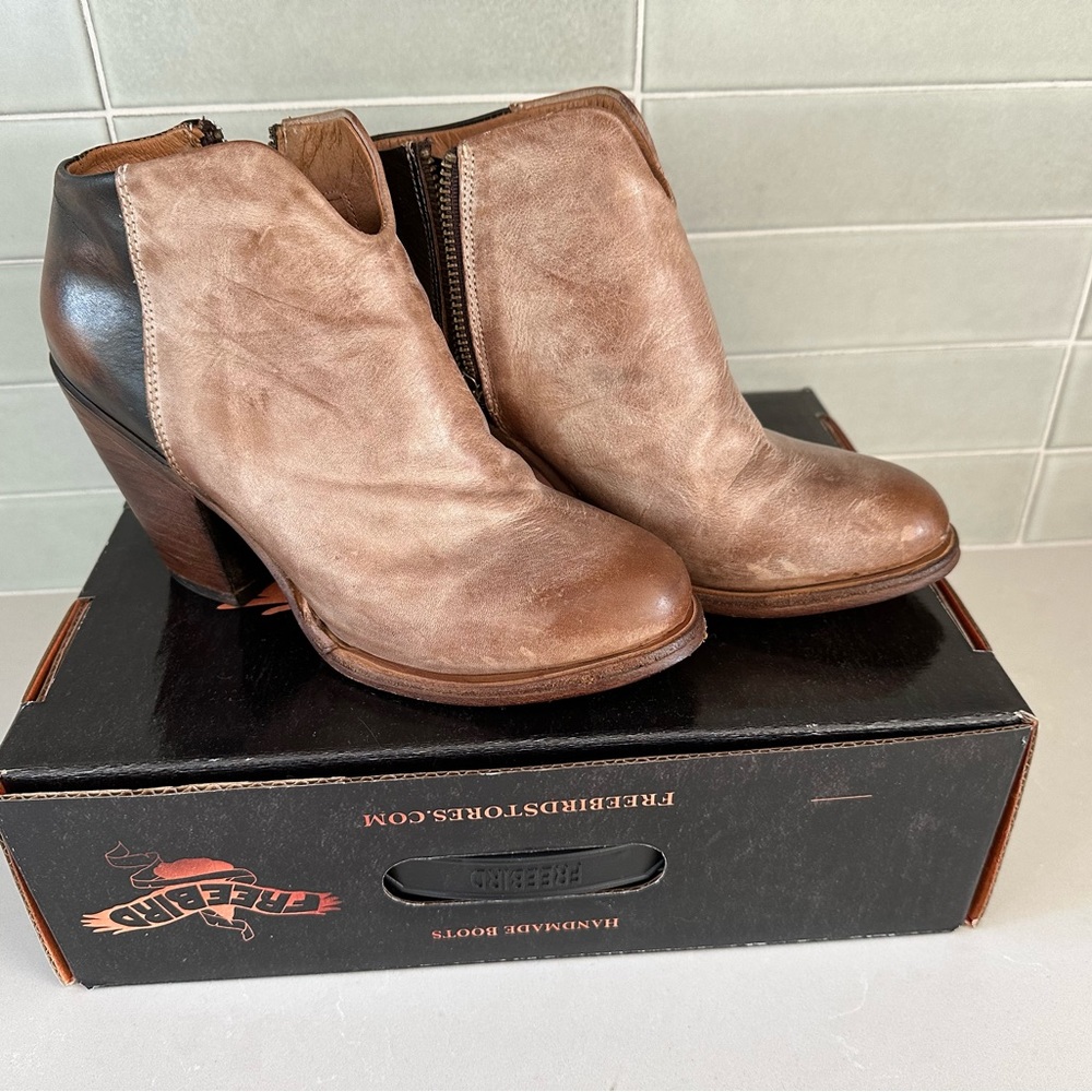 Women’s free birds boots. Size 7